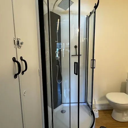 Comfortable 16 M Nest In شقة كان