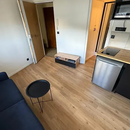 Comfortable 16 M Nest In *